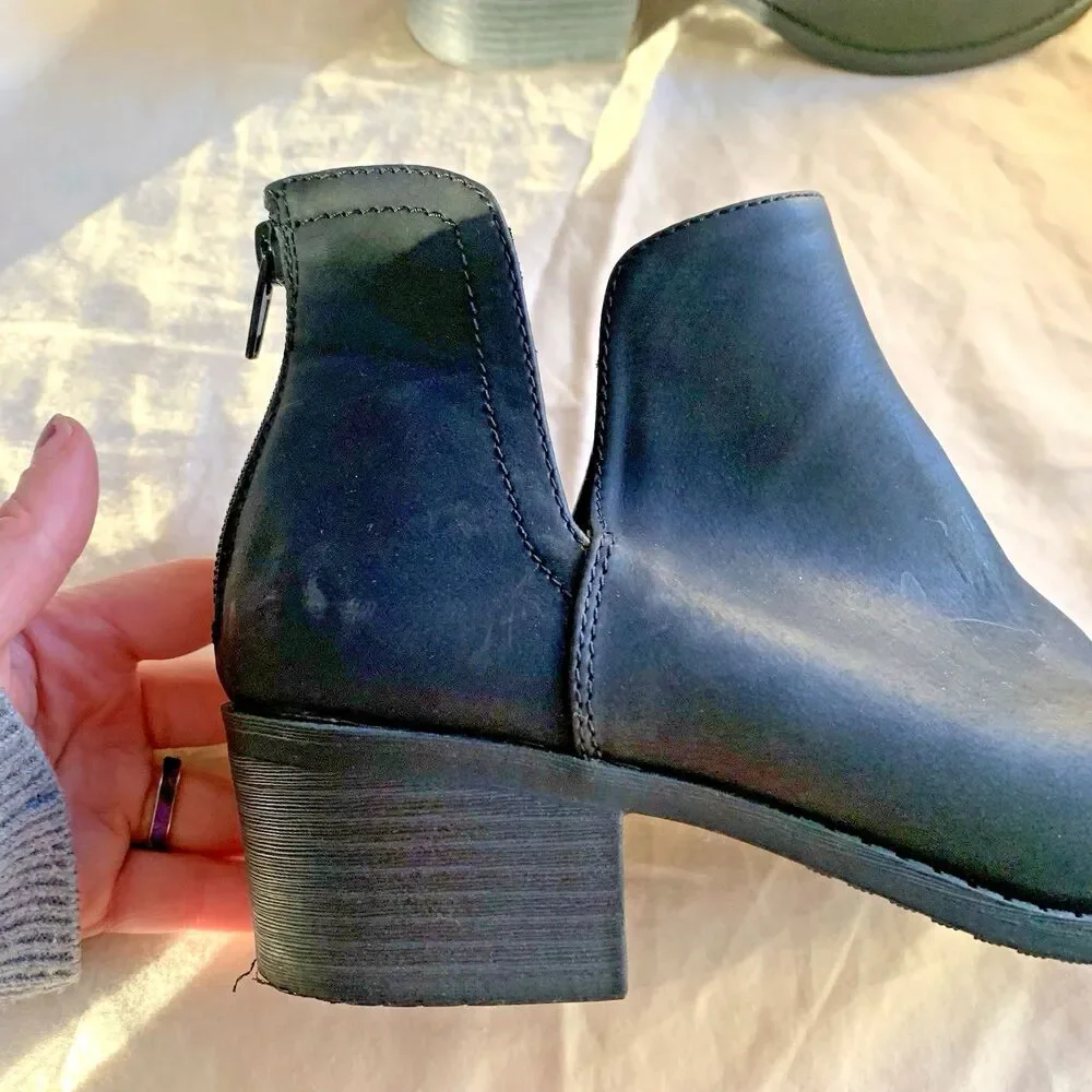 Steve Madden Women’s Chelsea Ankle Boots – Size 5 – Black Block Heel